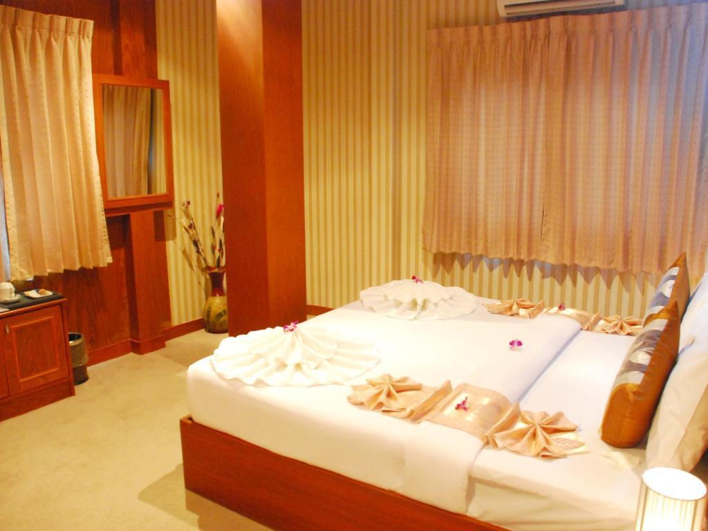 Palm Beach Hotel Phuket Patong Room photo